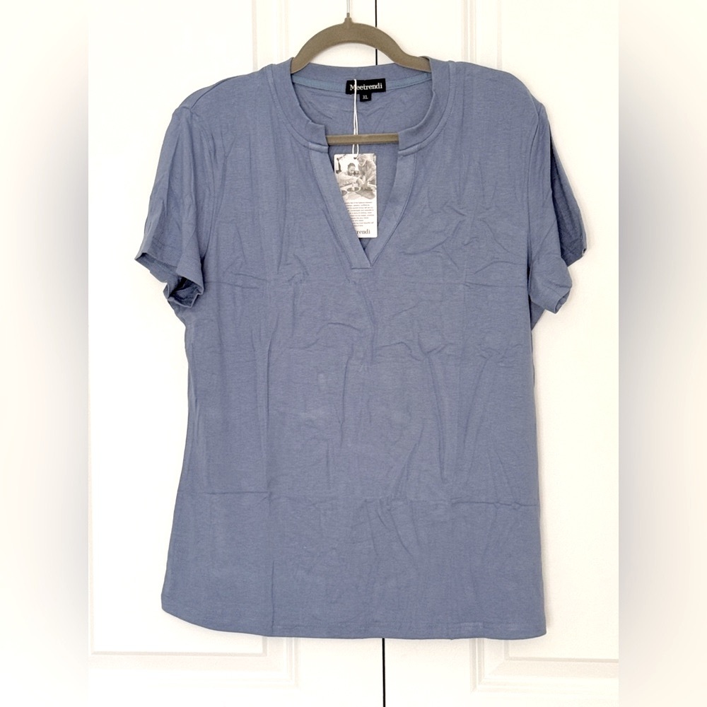NWT Meetrendi Blue V-Neck T-Shirt - Super Soft & Stretchy! Size XL